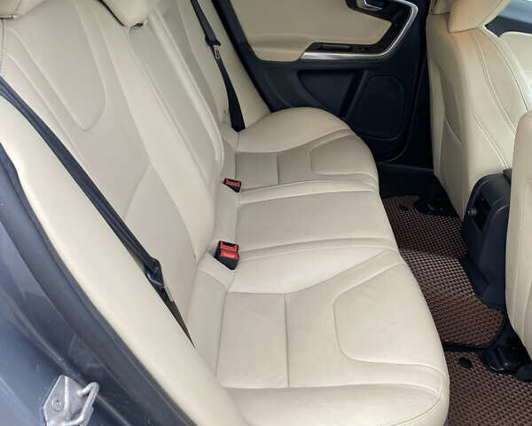 Серый Вольво С60, объемом двигателя 1.97 л и пробегом 141 тыс. км за 15200 $, фото 17 на Automoto.ua