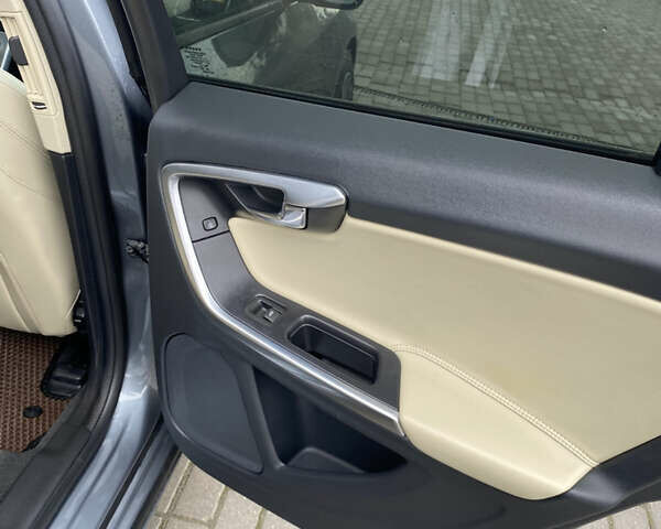 Серый Вольво С60, объемом двигателя 1.97 л и пробегом 141 тыс. км за 15200 $, фото 16 на Automoto.ua