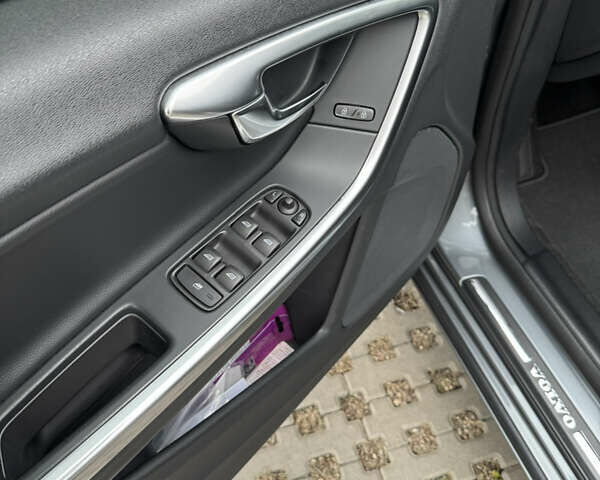 Сірий Вольво С60, об'ємом двигуна 1.98 л та пробігом 152 тис. км за 15400 $, фото 17 на Automoto.ua