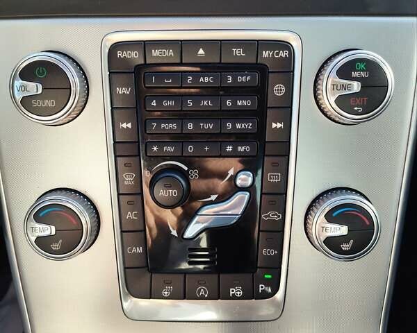 Серый Вольво С60, объемом двигателя 2 л и пробегом 238 тыс. км за 16500 $, фото 19 на Automoto.ua