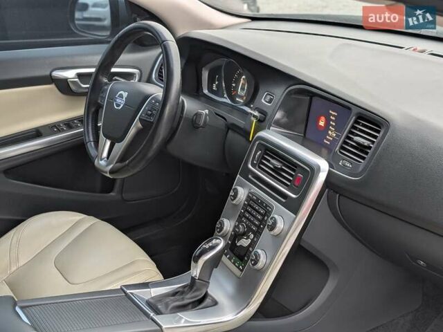 Серый Вольво С60, объемом двигателя 1.97 л и пробегом 119 тыс. км за 11990 $, фото 45 на Automoto.ua