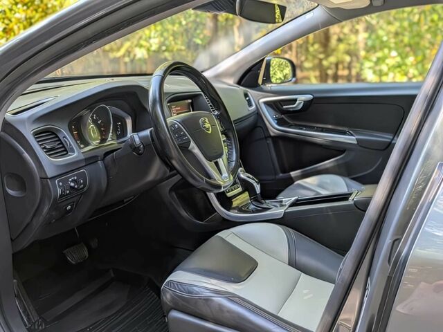 Сірий Вольво С60, об'ємом двигуна 2 л та пробігом 54 тис. км за 7800 $, фото 9 на Automoto.ua