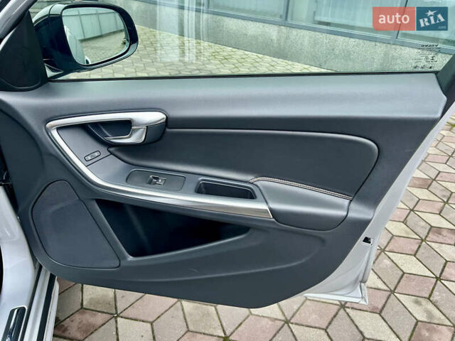 Сірий Вольво С60, об'ємом двигуна 1.97 л та пробігом 86 тис. км за 19300 $, фото 36 на Automoto.ua