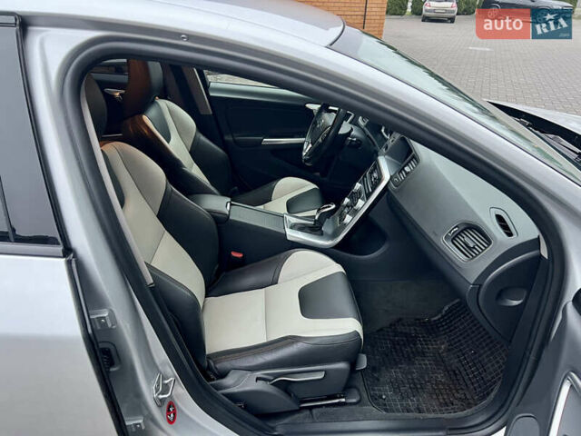 Сірий Вольво С60, об'ємом двигуна 1.97 л та пробігом 85 тис. км за 19500 $, фото 53 на Automoto.ua