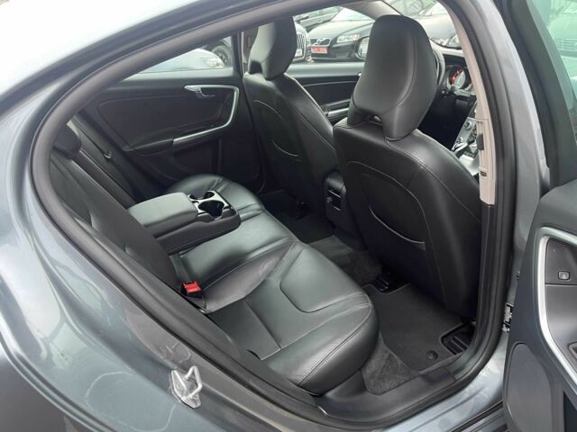 Серый Вольво С60, объемом двигателя 2 л и пробегом 238 тыс. км за 18999 $, фото 23 на Automoto.ua