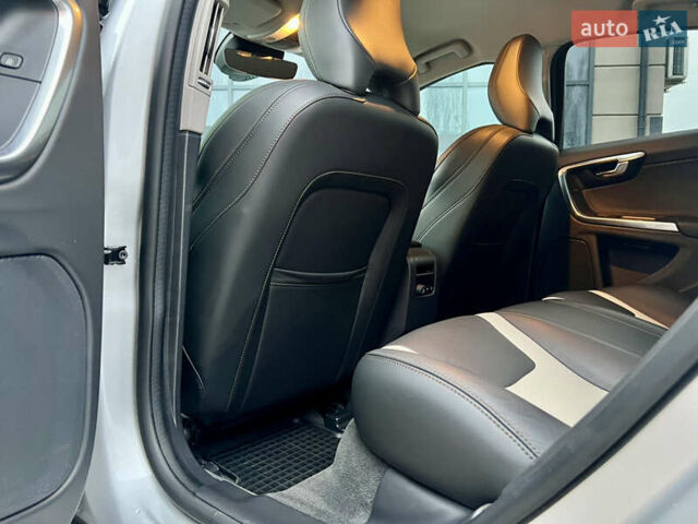 Сірий Вольво С60, об'ємом двигуна 1.97 л та пробігом 86 тис. км за 19300 $, фото 34 на Automoto.ua