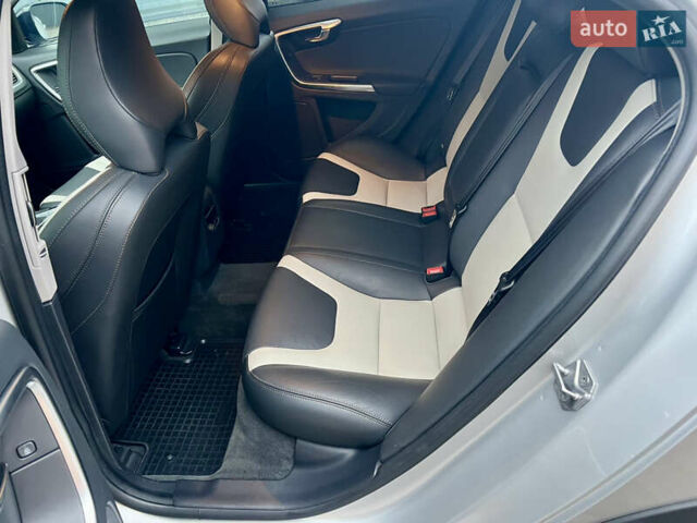 Сірий Вольво С60, об'ємом двигуна 1.97 л та пробігом 86 тис. км за 19300 $, фото 33 на Automoto.ua