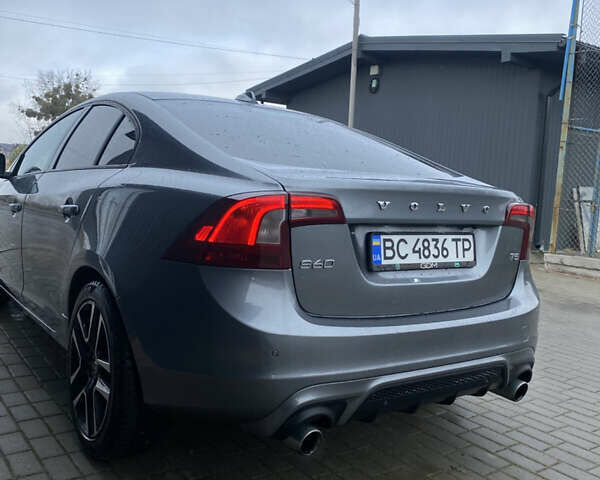 Серый Вольво С60, объемом двигателя 1.97 л и пробегом 141 тыс. км за 15200 $, фото 5 на Automoto.ua