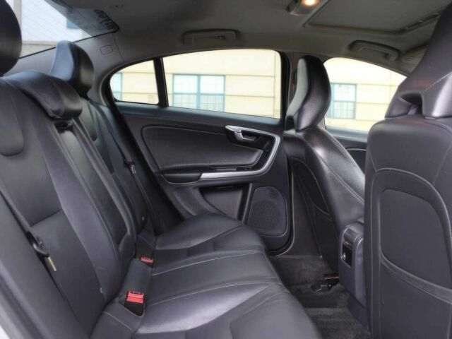 Серый Вольво С60, объемом двигателя 2 л и пробегом 59 тыс. км за 7800 $, фото 10 на Automoto.ua