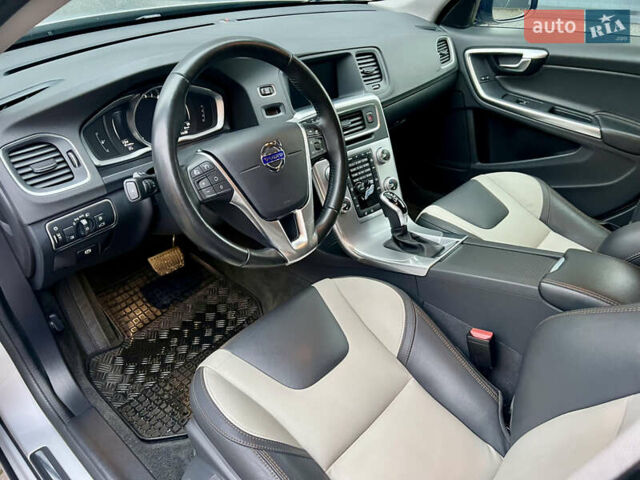 Сірий Вольво С60, об'ємом двигуна 1.97 л та пробігом 85 тис. км за 19500 $, фото 35 на Automoto.ua