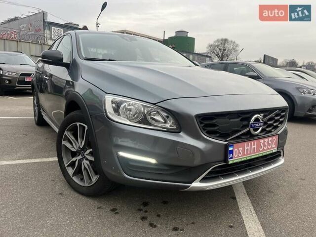 Серый Вольво С60, объемом двигателя 1.97 л и пробегом 238 тыс. км за 18999 $, фото 4 на Automoto.ua