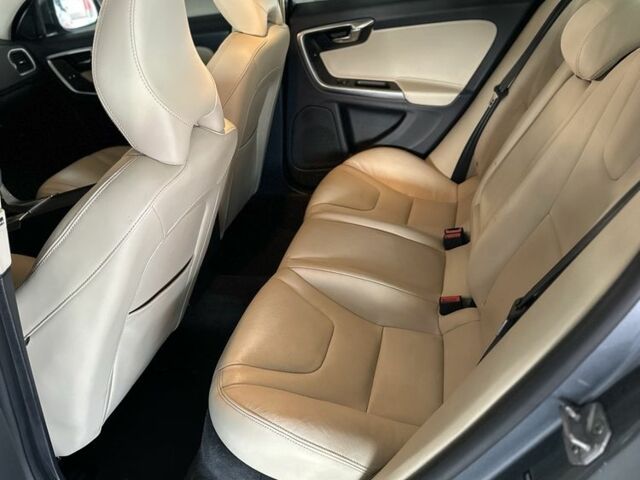 Сірий Вольво С60, об'ємом двигуна 2 л та пробігом 199 тис. км за 12900 $, фото 7 на Automoto.ua