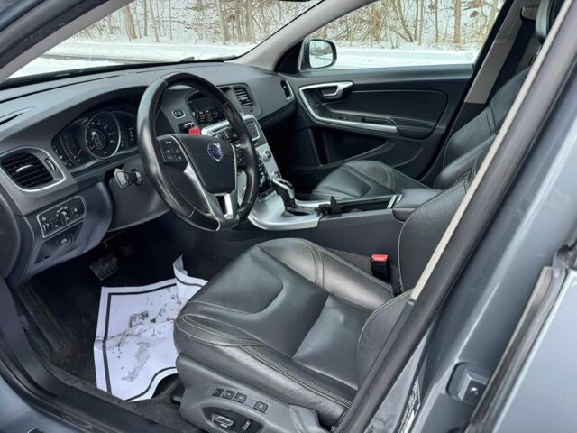 Серый Вольво С60, объемом двигателя 2 л и пробегом 88 тыс. км за 8500 $, фото 6 на Automoto.ua
