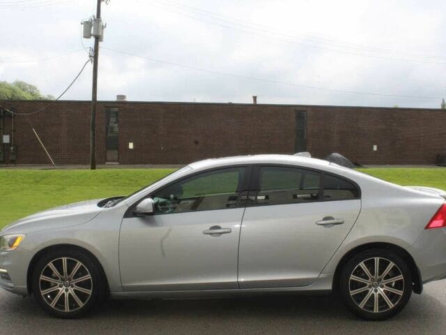 Серый Вольво С60, объемом двигателя 2 л и пробегом 59 тыс. км за 7800 $, фото 2 на Automoto.ua