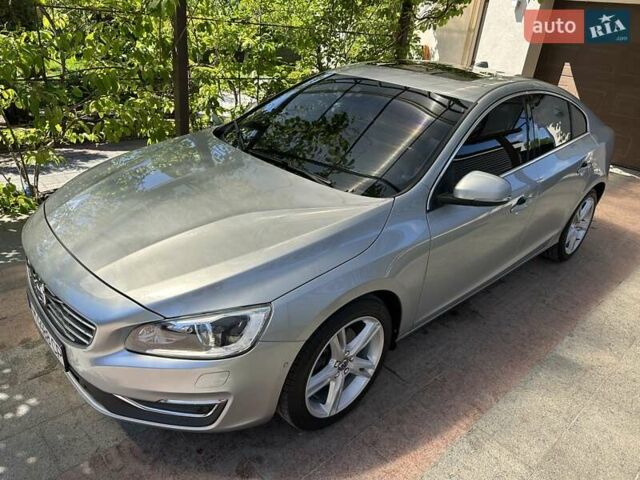 Серый Вольво С60, объемом двигателя 2 л и пробегом 192 тыс. км за 18000 $, фото 2 на Automoto.ua