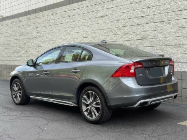 Сірий Вольво С60, об'ємом двигуна 2 л та пробігом 58 тис. км за 9300 $, фото 5 на Automoto.ua