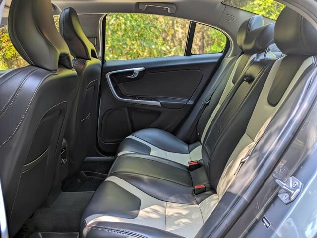 Сірий Вольво С60, об'ємом двигуна 2 л та пробігом 54 тис. км за 7800 $, фото 12 на Automoto.ua