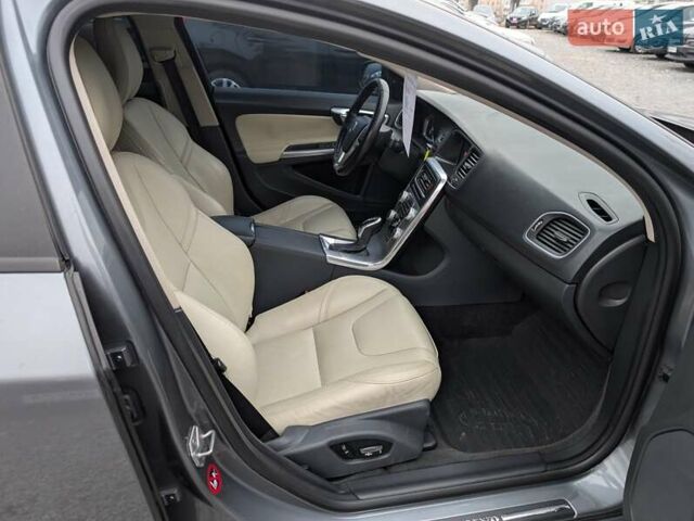 Серый Вольво С60, объемом двигателя 1.97 л и пробегом 119 тыс. км за 11990 $, фото 42 на Automoto.ua