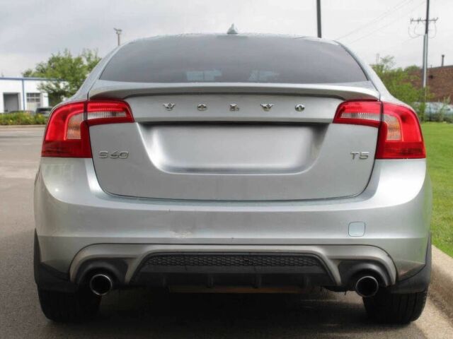 Серый Вольво С60, объемом двигателя 2 л и пробегом 59 тыс. км за 7800 $, фото 4 на Automoto.ua