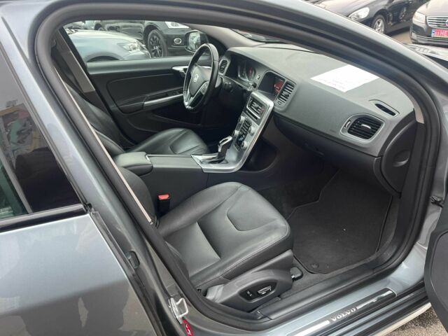 Сірий Вольво С60, об'ємом двигуна 2 л та пробігом 238 тис. км за 18999 $, фото 21 на Automoto.ua