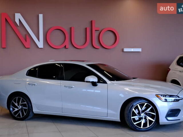 Вольво С60 2018 в Одессе на Automoto.ua Серый Вольво С60, объемом двигателя 2 л и пробегом 97 тыс. км за 16900 $, фото 7 на Automoto.ua