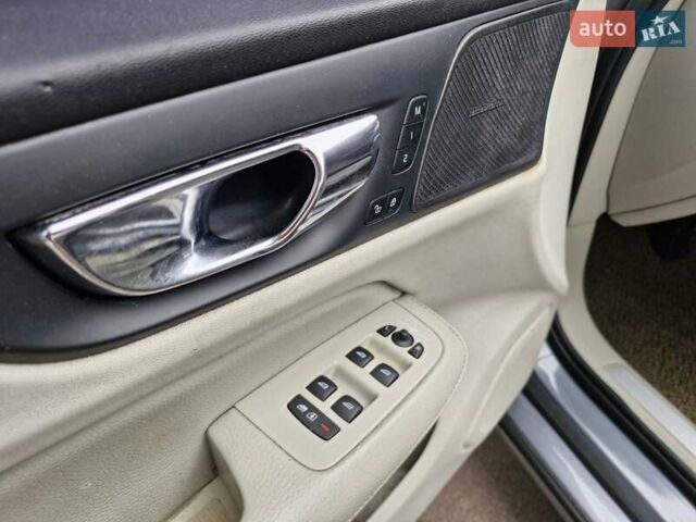 Серый Вольво С60, объемом двигателя 2 л и пробегом 127 тыс. км за 26500 $, фото 15 на Automoto.ua