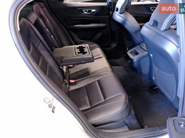 Вольво С60 2018 в Одессе на Automoto.ua Серый Вольво С60, объемом двигателя 2 л и пробегом 97 тыс. км за 16900 $, фото 39 на Automoto.ua