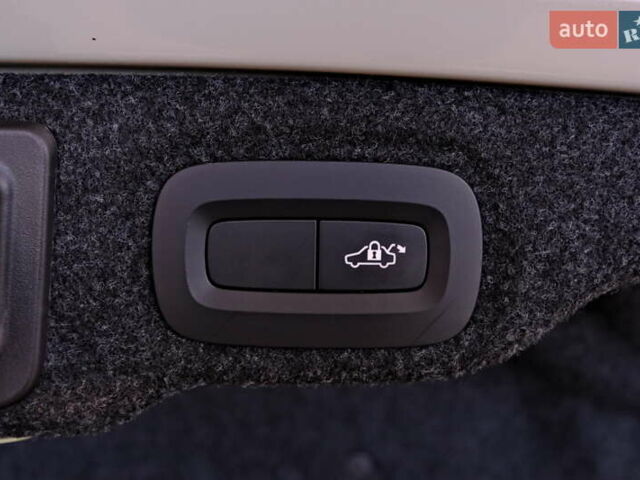 Вольво С60 2018 в Одессе на Automoto.ua Серый Вольво С60, объемом двигателя 2 л и пробегом 97 тыс. км за 16900 $, фото 49 на Automoto.ua