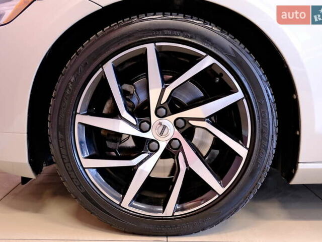 Вольво С60 2018 в Одессе на Automoto.ua Серый Вольво С60, объемом двигателя 2 л и пробегом 97 тыс. км за 16900 $, фото 47 на Automoto.ua