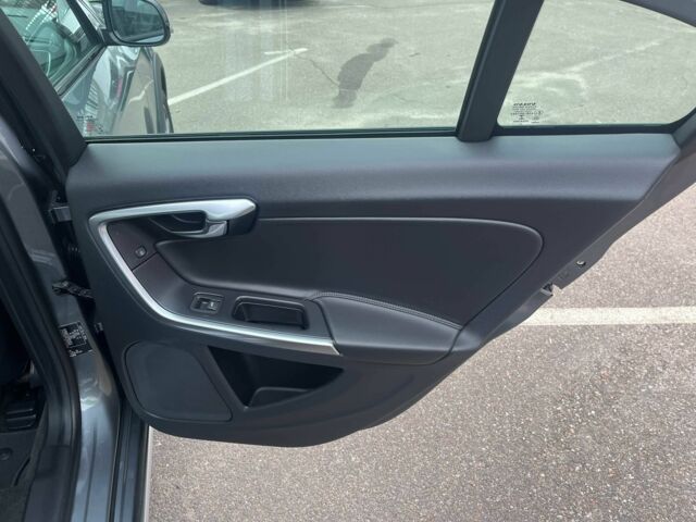 Сірий Вольво С60, об'ємом двигуна 2 л та пробігом 238 тис. км за 18999 $, фото 22 на Automoto.ua