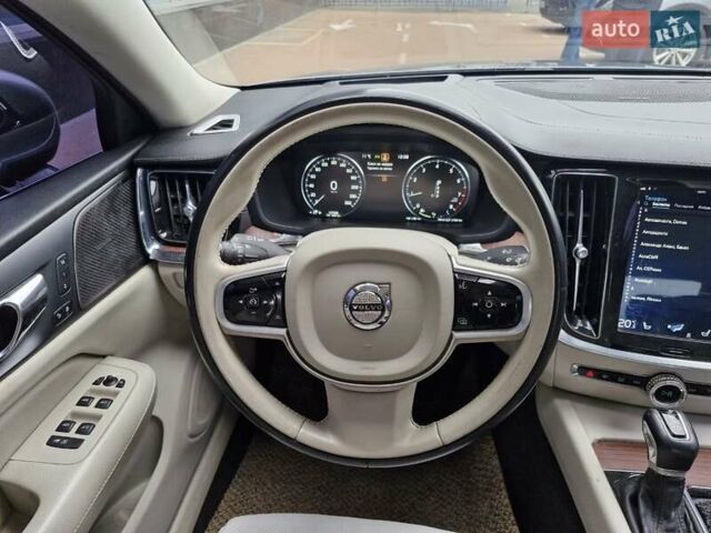 Вольво С60 2018 у Києві на Automoto.ua Сірий Вольво С60, об'ємом двигуна 2 л та пробігом 127 тис. км за 29000 $, фото 20 на Automoto.ua