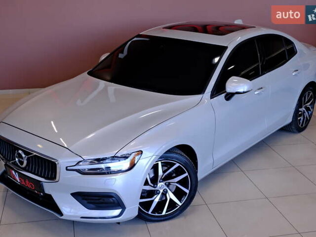 Вольво С60 2018 в Одессе на Automoto.ua Серый Вольво С60, объемом двигателя 2 л и пробегом 97 тыс. км за 16900 $, фото 9 на Automoto.ua
