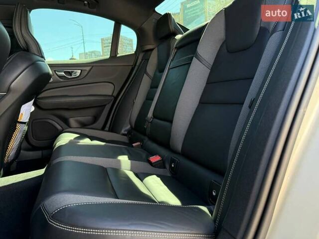 Серый Вольво С60, объемом двигателя 1.98 л и пробегом 70 тыс. км за 25990 $, фото 11 на Automoto.ua