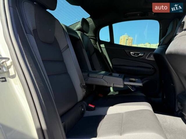 Серый Вольво С60, объемом двигателя 1.98 л и пробегом 70 тыс. км за 25990 $, фото 12 на Automoto.ua