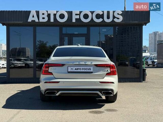 Серый Вольво С60, объемом двигателя 1.98 л и пробегом 70 тыс. км за 25990 $, фото 5 на Automoto.ua