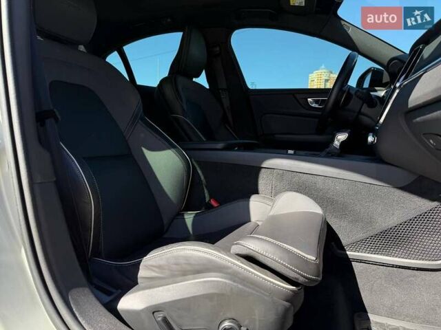 Серый Вольво С60, объемом двигателя 1.98 л и пробегом 70 тыс. км за 25990 $, фото 13 на Automoto.ua