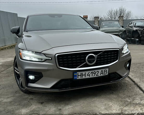 Серый Вольво С60, объемом двигателя 1.97 л и пробегом 208 тыс. км за 19800 $, фото 1 на Automoto.ua