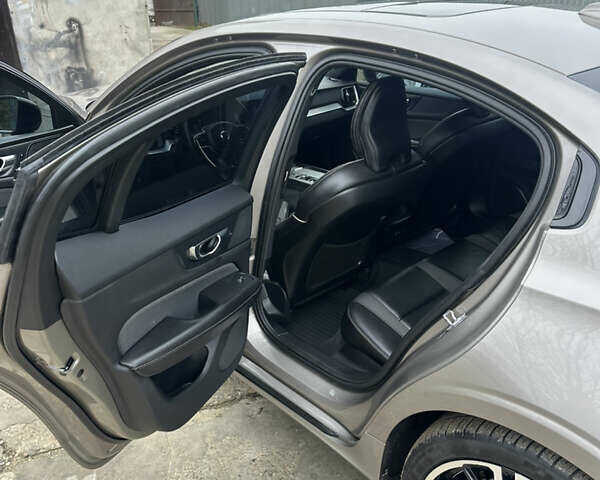 Серый Вольво С60, объемом двигателя 1.97 л и пробегом 208 тыс. км за 19800 $, фото 14 на Automoto.ua