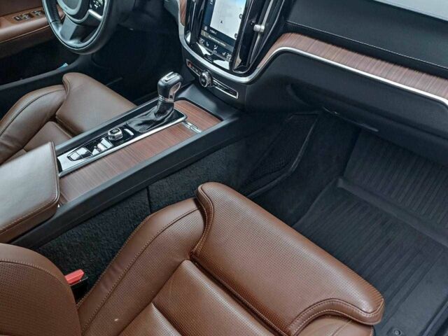 Серый Вольво С60, объемом двигателя 0 л и пробегом 68 тыс. км за 15300 $, фото 13 на Automoto.ua