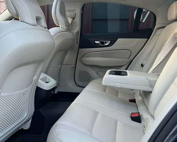 Серый Вольво С60, объемом двигателя 1.97 л и пробегом 137 тыс. км за 19999 $, фото 26 на Automoto.ua