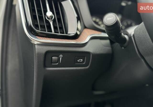 Серый Вольво С60, объемом двигателя 1.97 л и пробегом 78 тыс. км за 31500 $, фото 36 на Automoto.ua