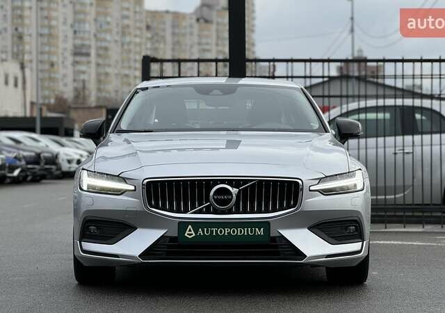 Серый Вольво С60, объемом двигателя 1.97 л и пробегом 78 тыс. км за 31500 $, фото 2 на Automoto.ua