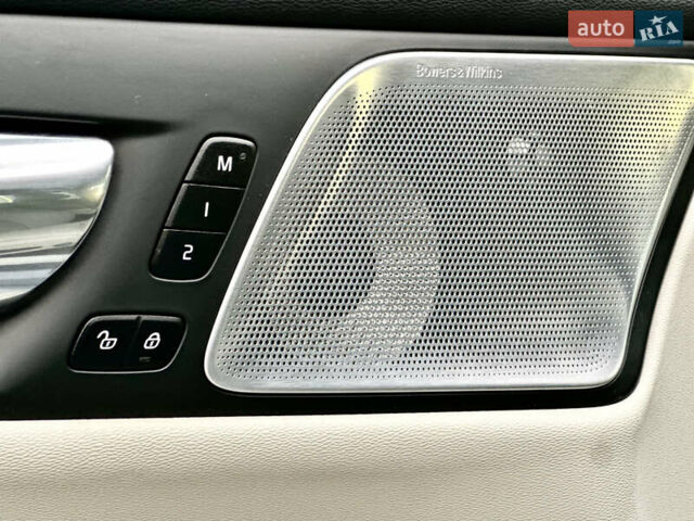 Серый Вольво С60, объемом двигателя 1.97 л и пробегом 72 тыс. км за 32500 $, фото 49 на Automoto.ua