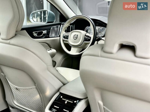 Серый Вольво С60, объемом двигателя 1.97 л и пробегом 72 тыс. км за 32500 $, фото 39 на Automoto.ua