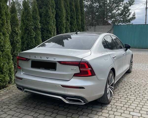 Сірий Вольво С60, об'ємом двигуна 2 л та пробігом 30 тис. км за 26300 $, фото 2 на Automoto.ua