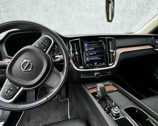 Сірий Вольво С60, об'ємом двигуна 2 л та пробігом 30 тис. км за 26300 $, фото 7 на Automoto.ua