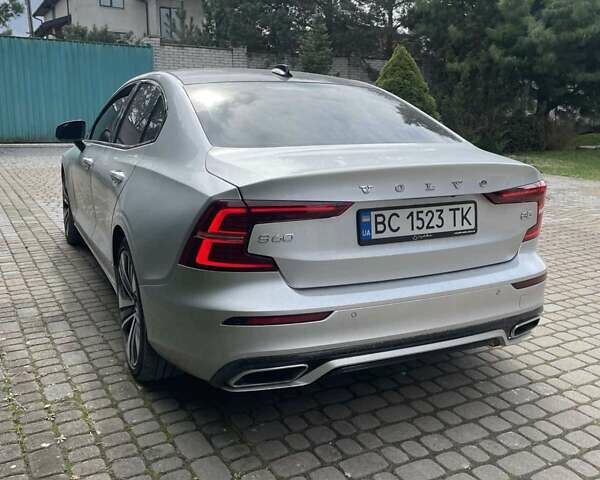 Сірий Вольво С60, об'ємом двигуна 2 л та пробігом 30 тис. км за 26300 $, фото 4 на Automoto.ua