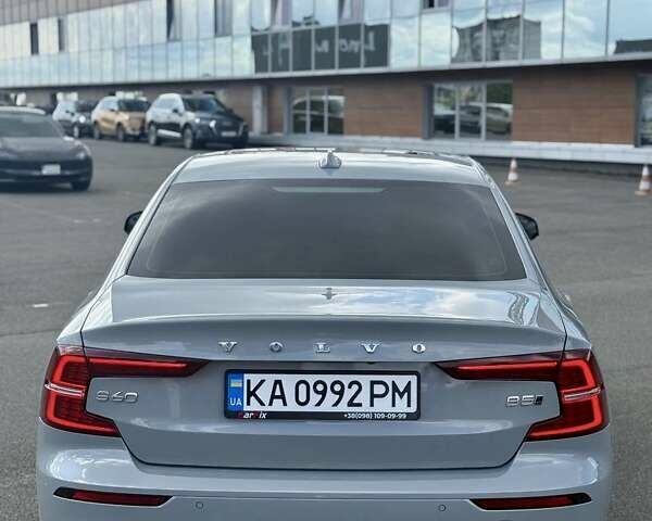 Вольво С60 2023 в Киеве на Automoto.ua Серый Вольво С60, объемом двигателя 1.97 л и пробегом 9 тыс. км за 31500 $, фото 7 на Automoto.ua