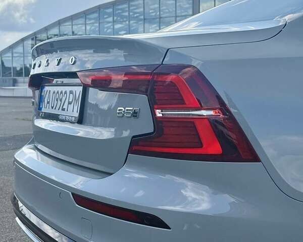 Вольво С60 2023 в Киеве на Automoto.ua Серый Вольво С60, объемом двигателя 1.97 л и пробегом 9 тыс. км за 31500 $, фото 12 на Automoto.ua