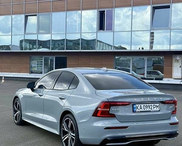 Вольво С60 2023 в Киеве на Automoto.ua Серый Вольво С60, объемом двигателя 1.97 л и пробегом 9 тыс. км за 31500 $, фото 9 на Automoto.ua
